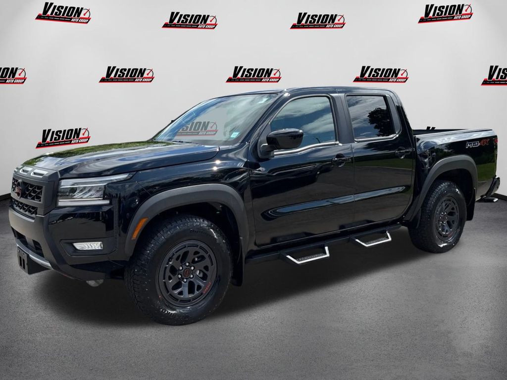2025 Nissan Frontier PRO-4X's photo