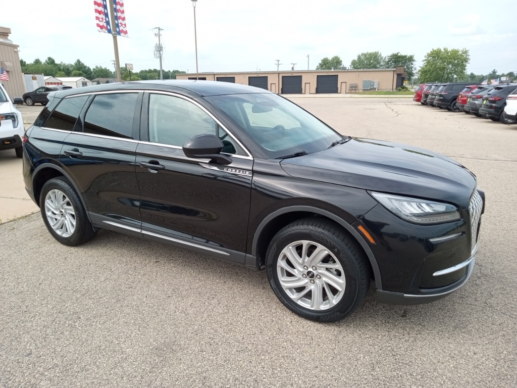 2023 Lincoln Corsair Standard photo 4