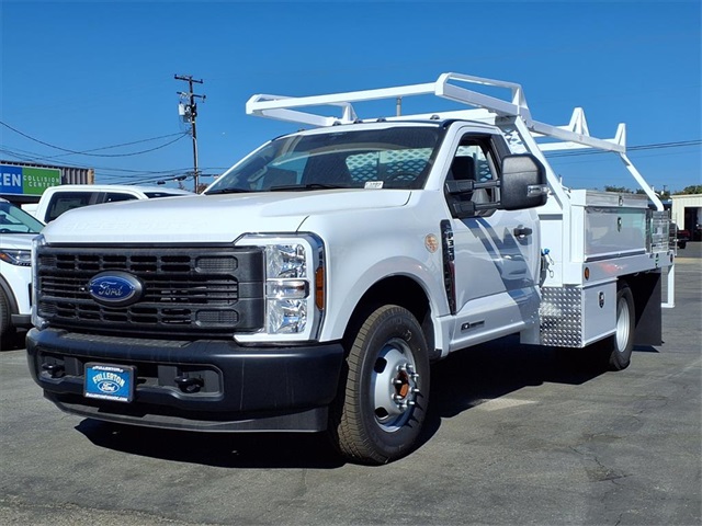 2024 Ford F-350 Super Duty Chassis Cab XL's photo