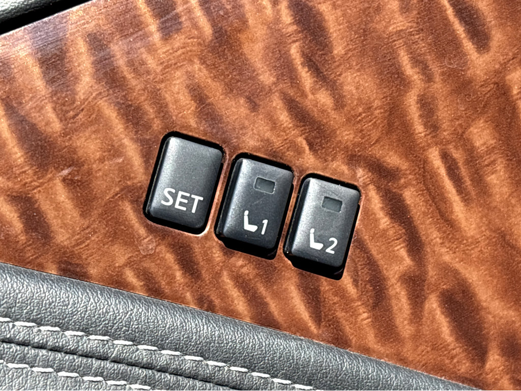 2018 Nissan Armada SL photo 33