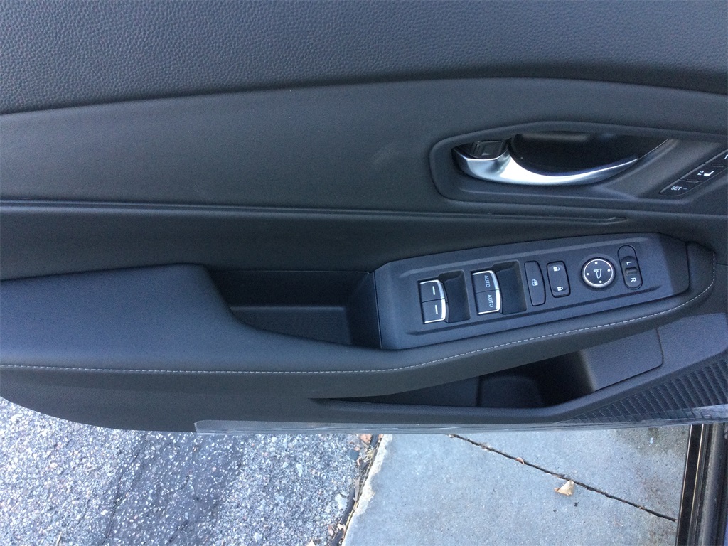 2025 Honda Accord Hybrid Sport-L photo 18