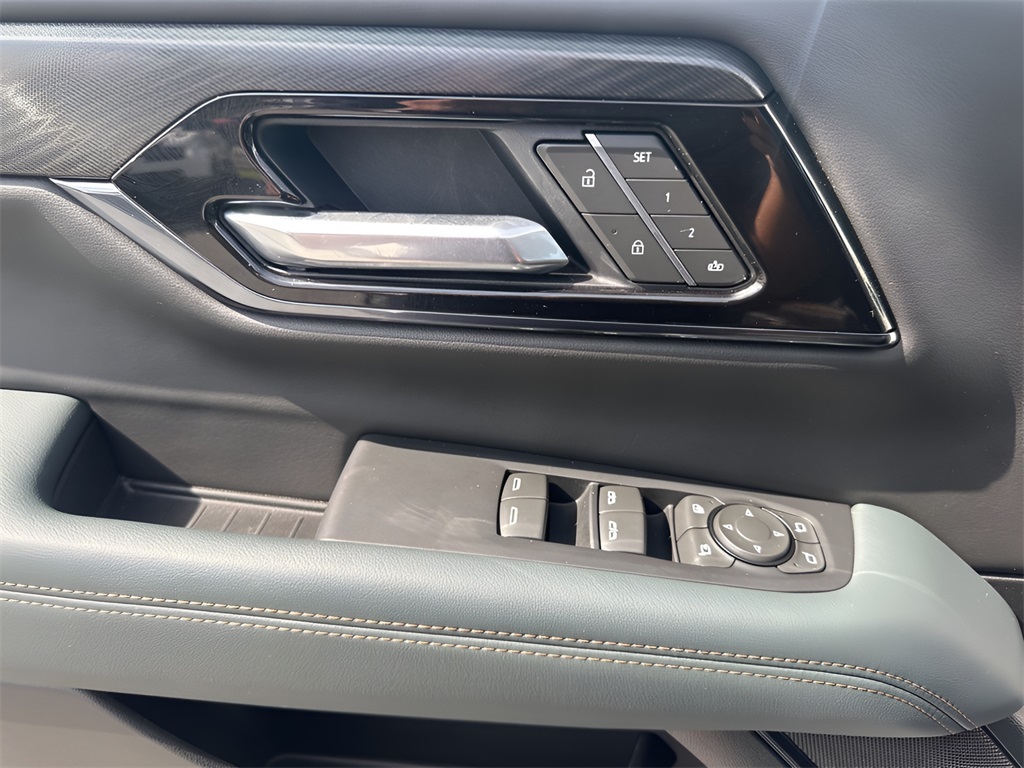 2025 Gmc Yukon AT4 photo 28