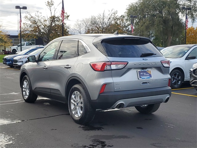 2022 Ford Escape SE photo 3