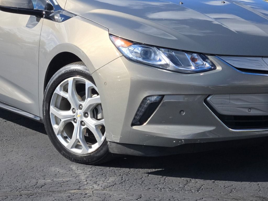 2017 Chevrolet Volt Premier photo 3