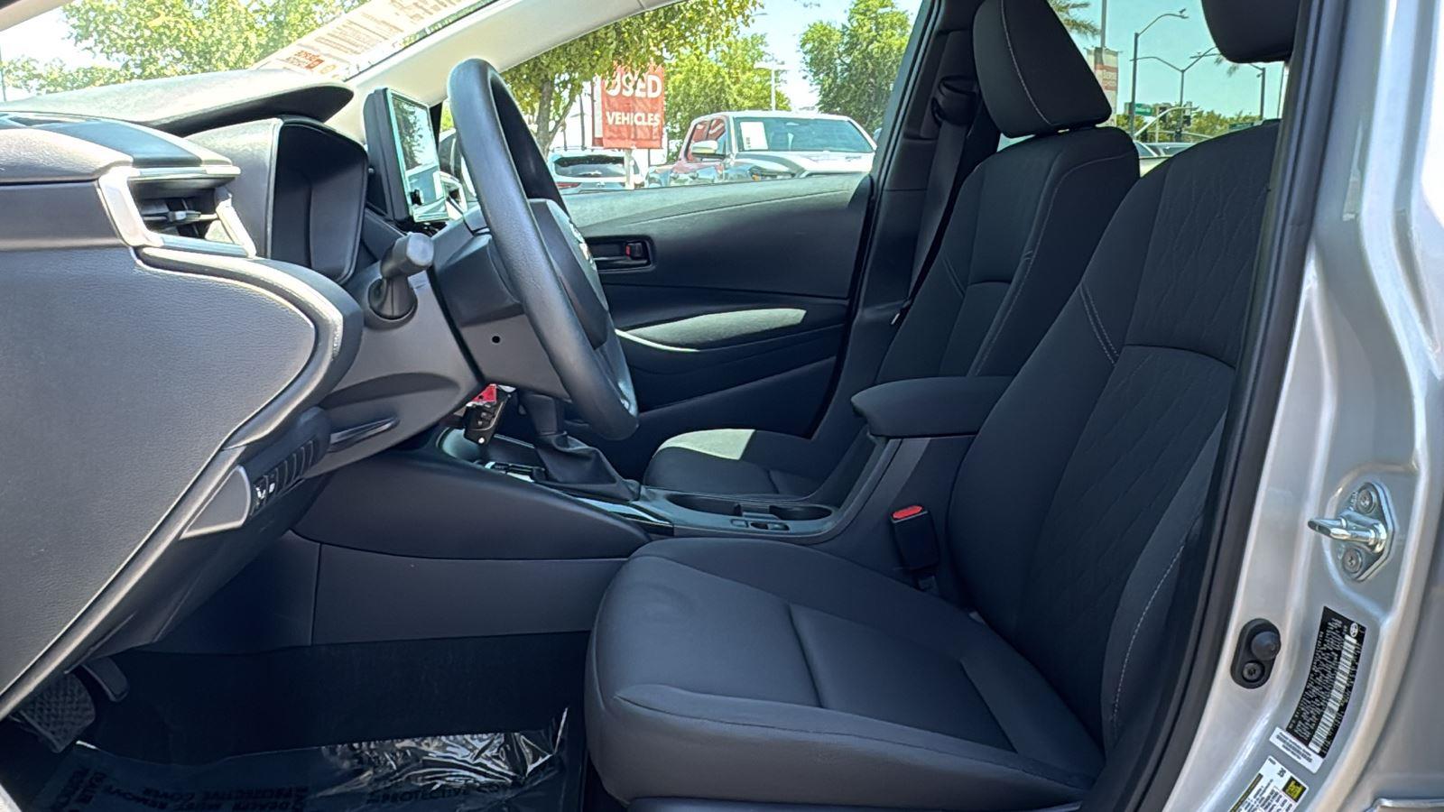 2025 Toyota Corolla LE photo 21
