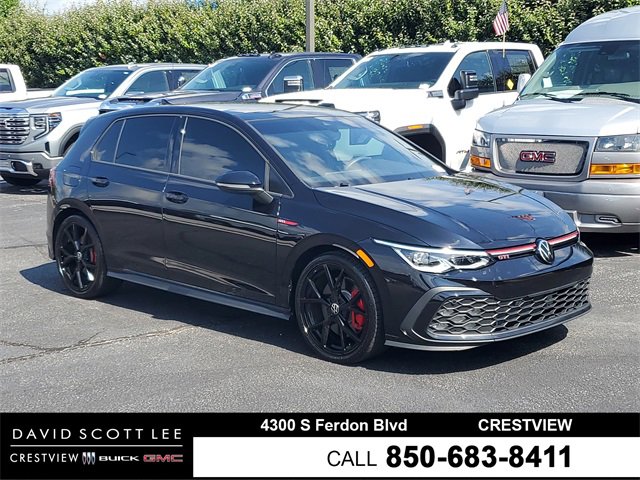 2024 Volkswagen Golf GTI SE's photo