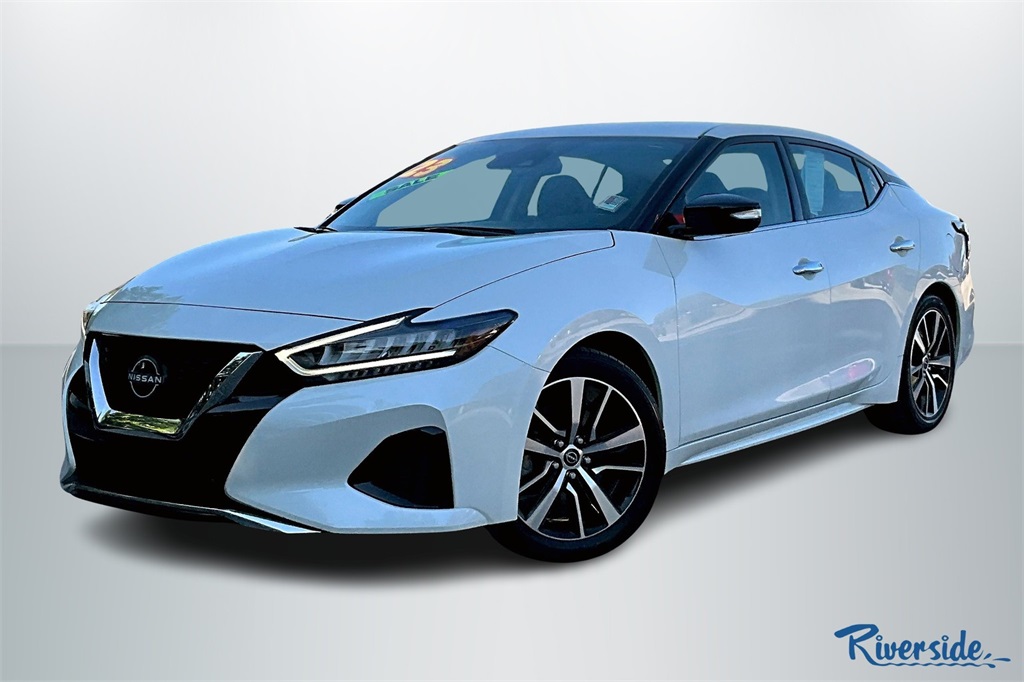 2023 Nissan Maxima SV photo 3