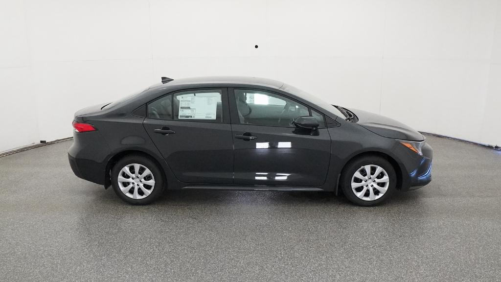 2025 Toyota Corolla LE photo 25