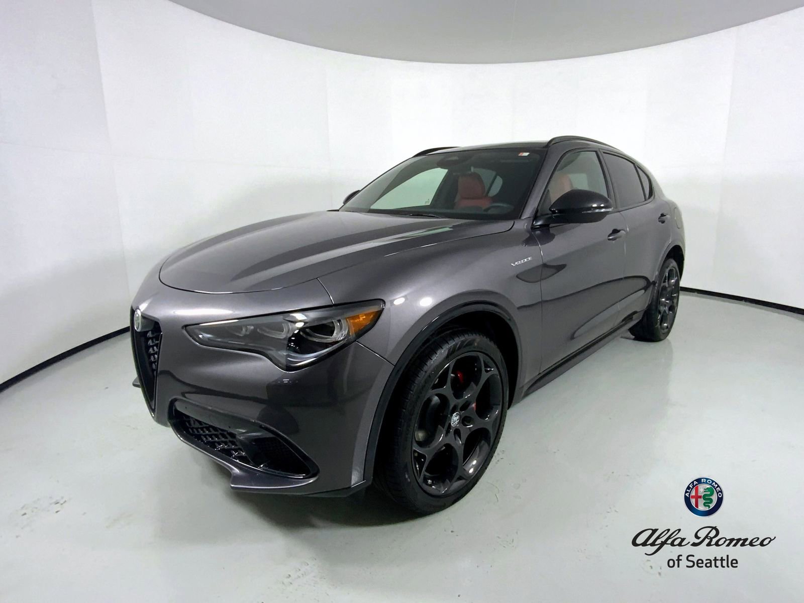 2025 Alfa Romeo Stelvio Base