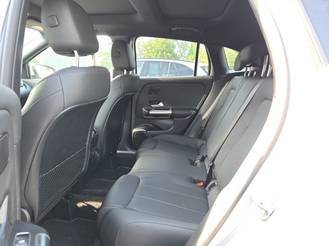 2025 Mercedes Benz GLA 250 4MATIC photo 4