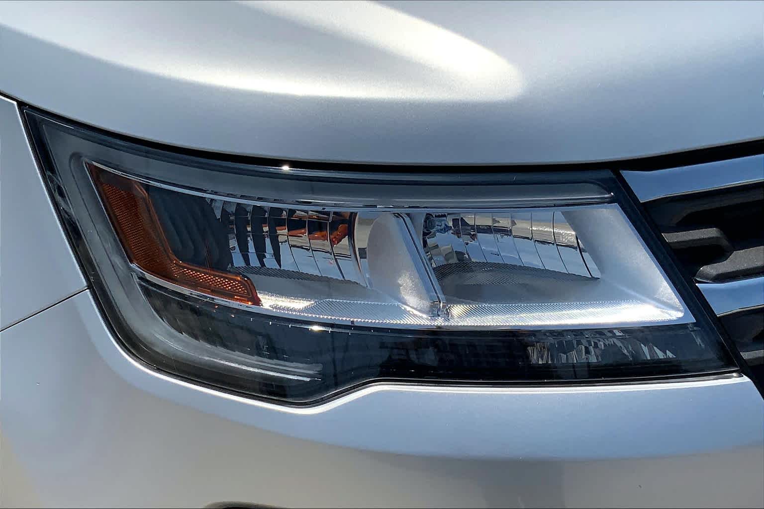 2019 Ford Explorer Base photo 23