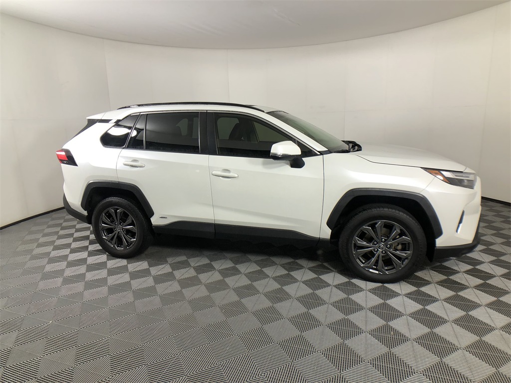2022 Toyota RAV4 Hybrid XLE Premium photo 2