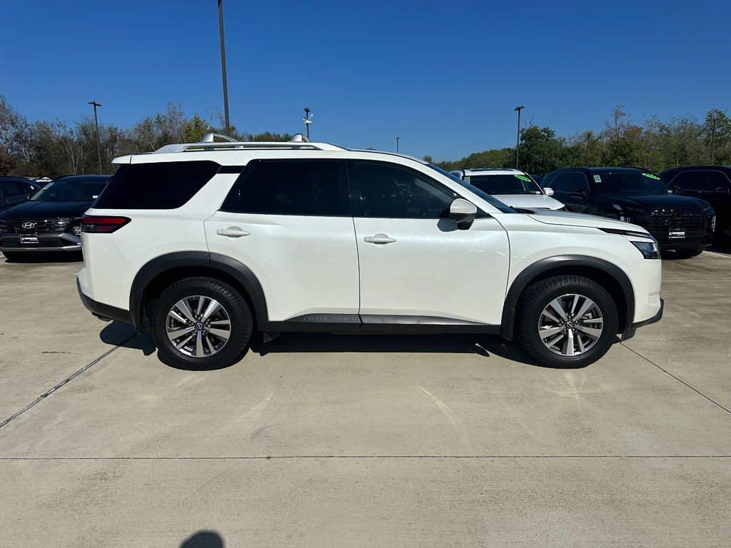2022 Nissan Pathfinder SL photo 4