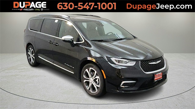 2026 Chrysler Pacifica Pinnacle's photo