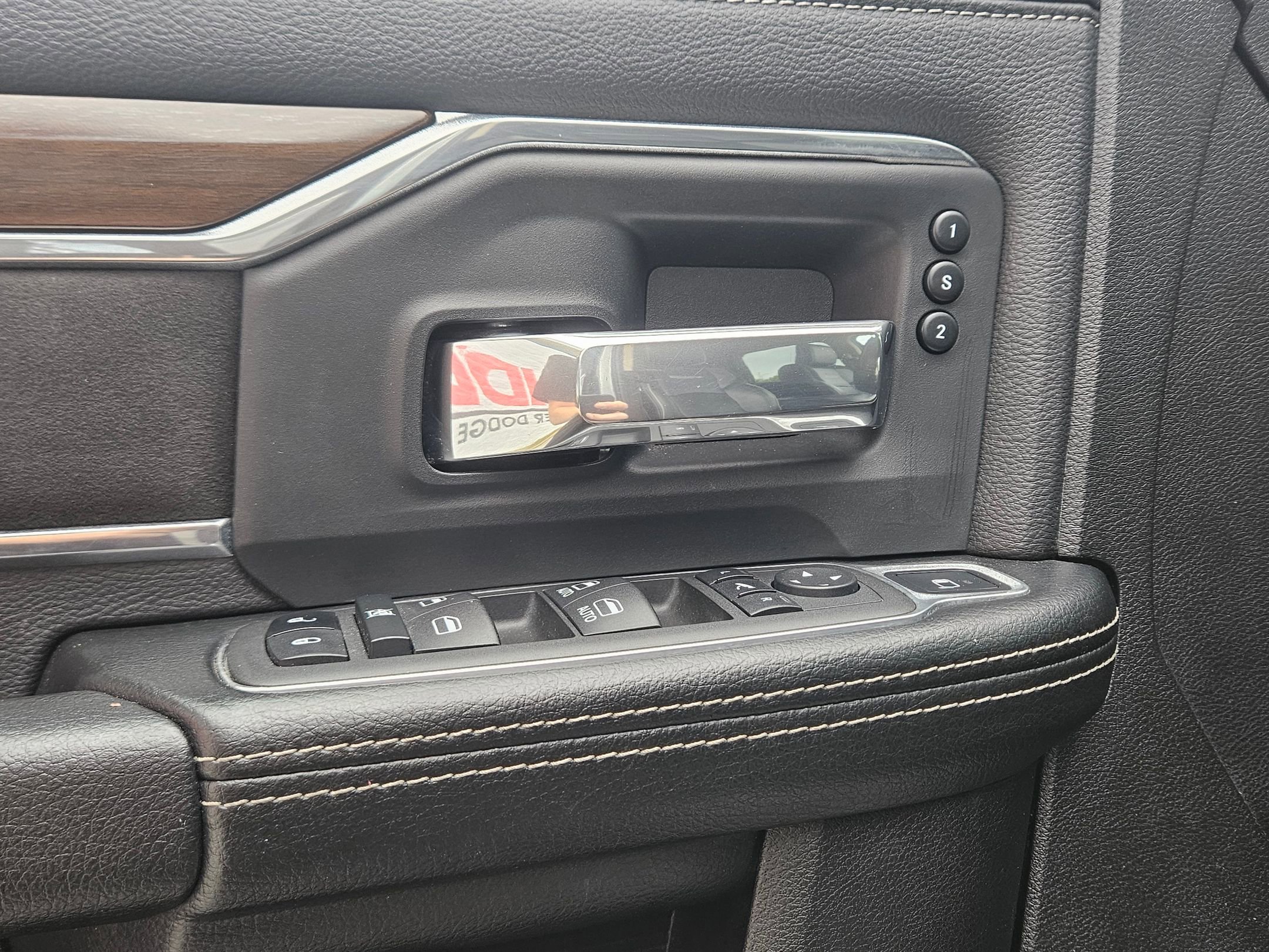 2022 Ram 2500 Laramie photo 18