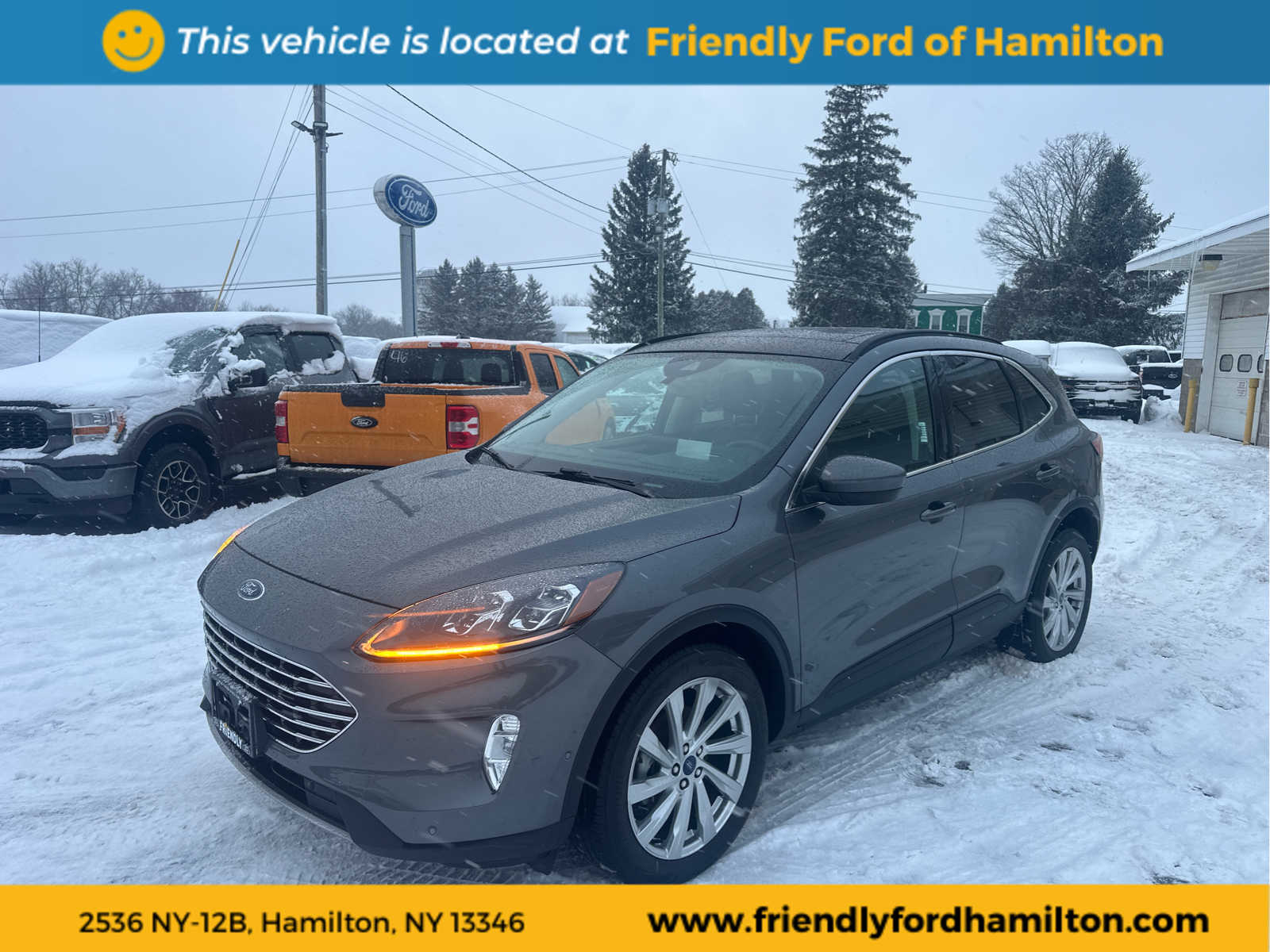 2022 Ford Escape Titanium's photo