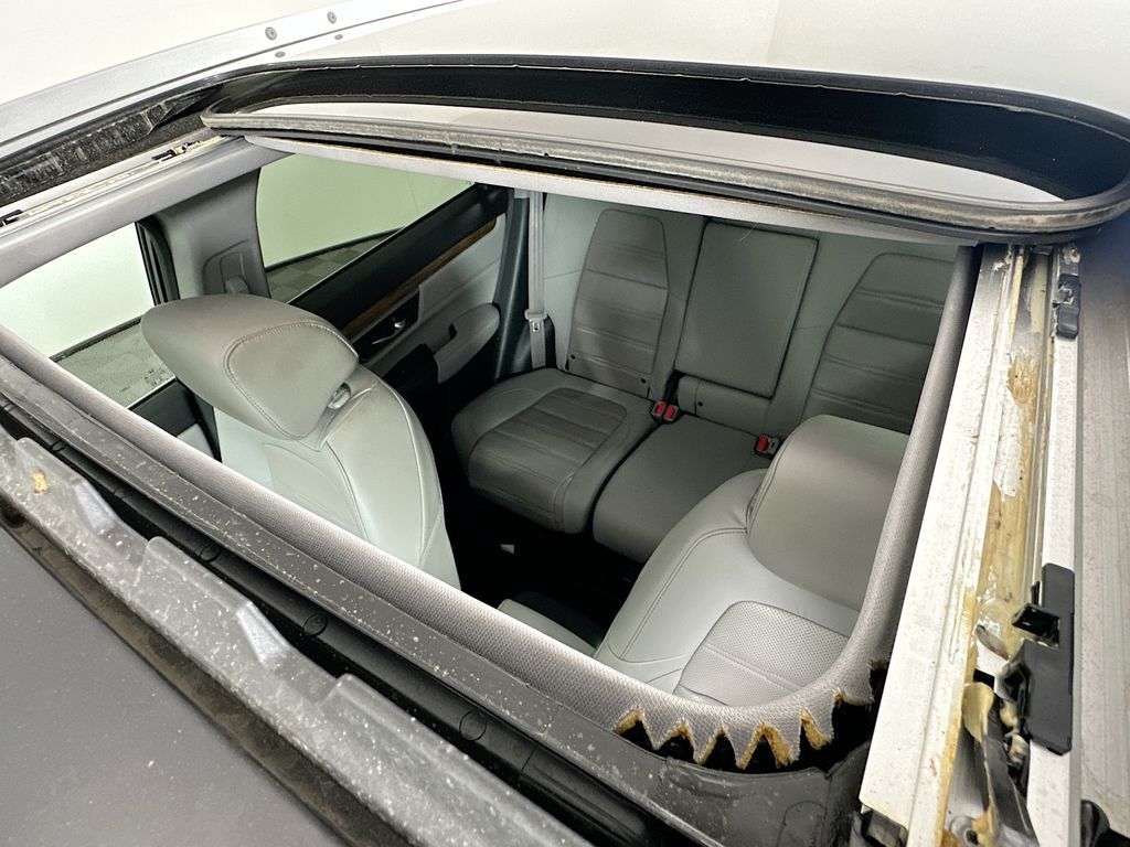 2020 Honda CR-V Touring photo 20