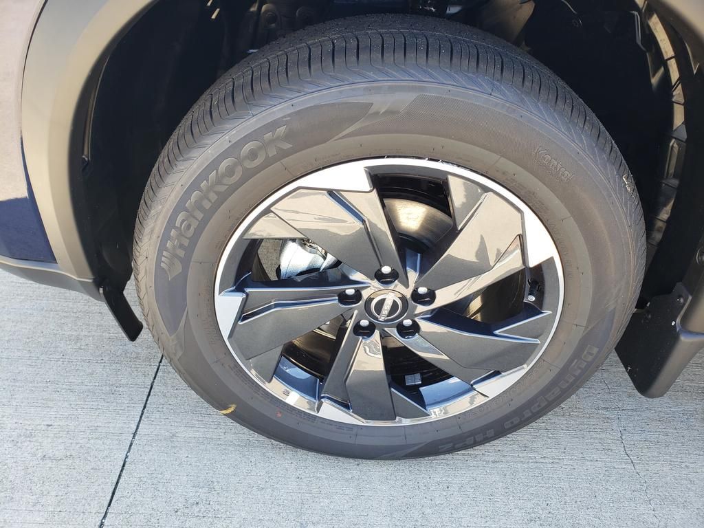 2026 Nissan Rogue SV photo 10