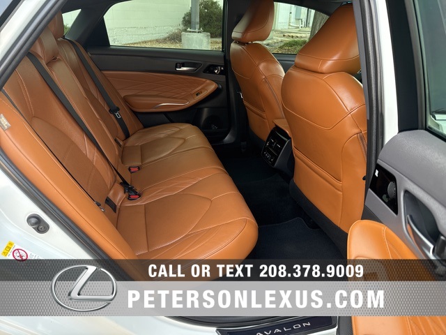 2019 Toyota Avalon Hybrid Limited photo 19