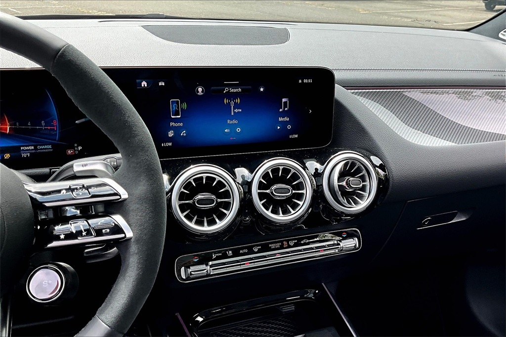 2024 Mercedes Benz GLA 35 AMG 4MATIC photo 6