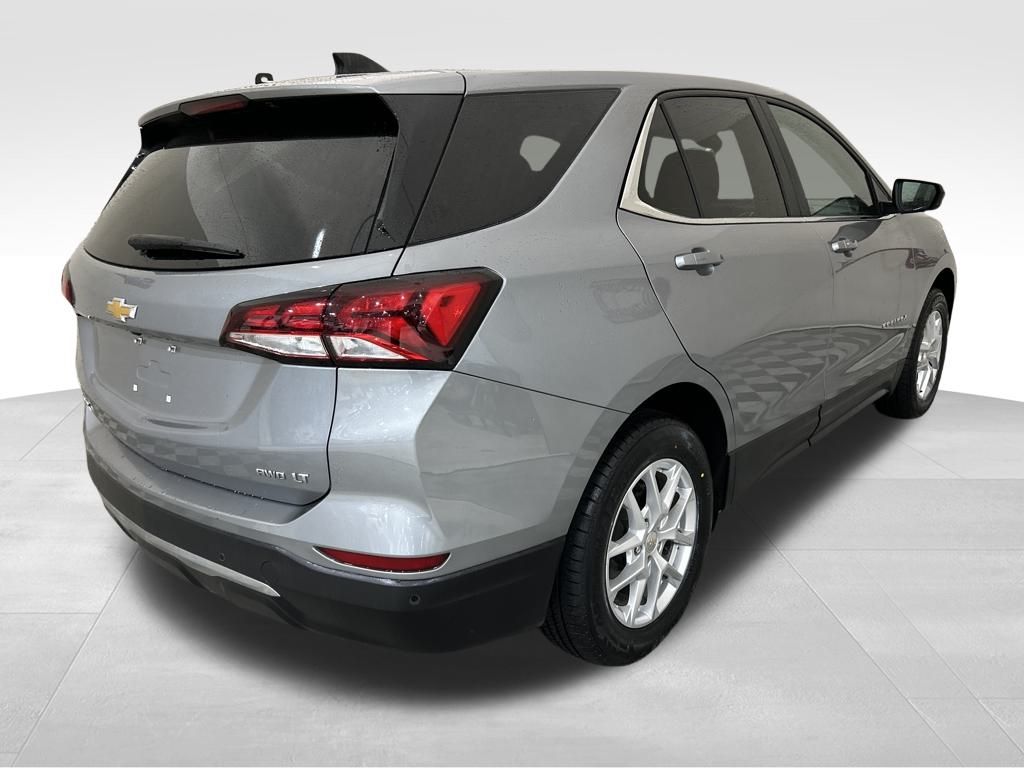 2024 Chevrolet Equinox LT photo 4