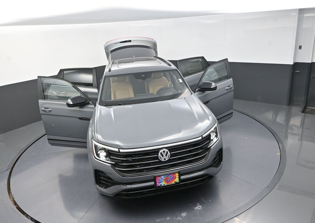 2025 Volkswagen Atlas Cross Sport SEL R-Line photo 25