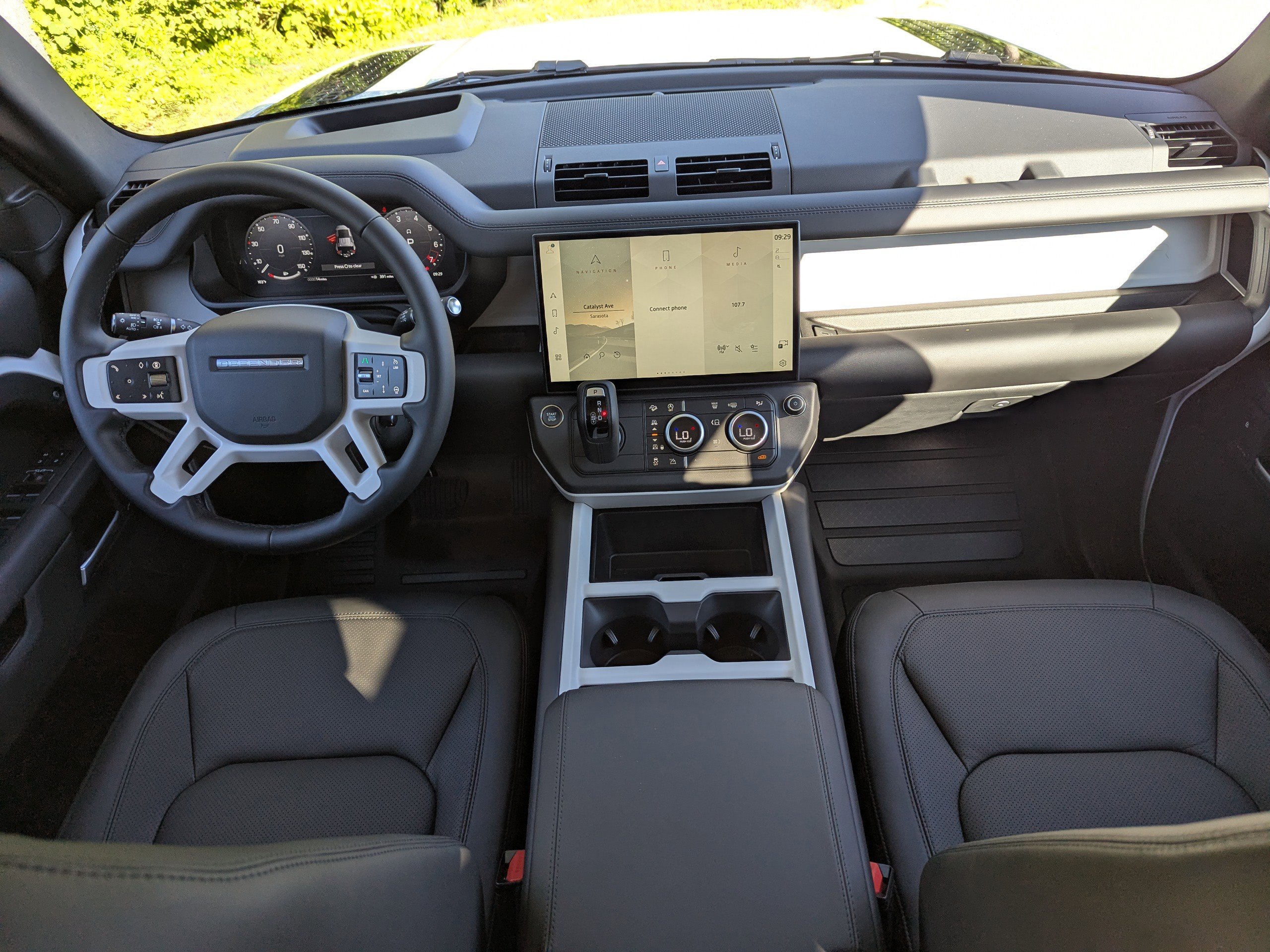 2026 Land Rover Defender 110 S photo 7