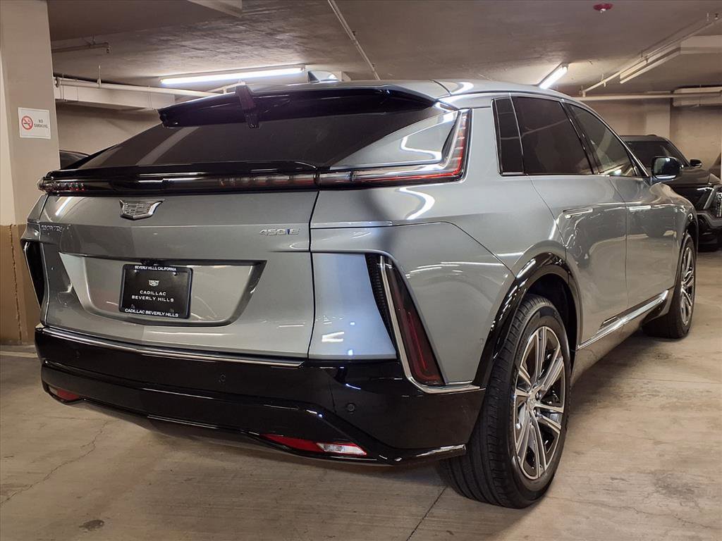 2025 Cadillac Lyriq Luxury photo 8
