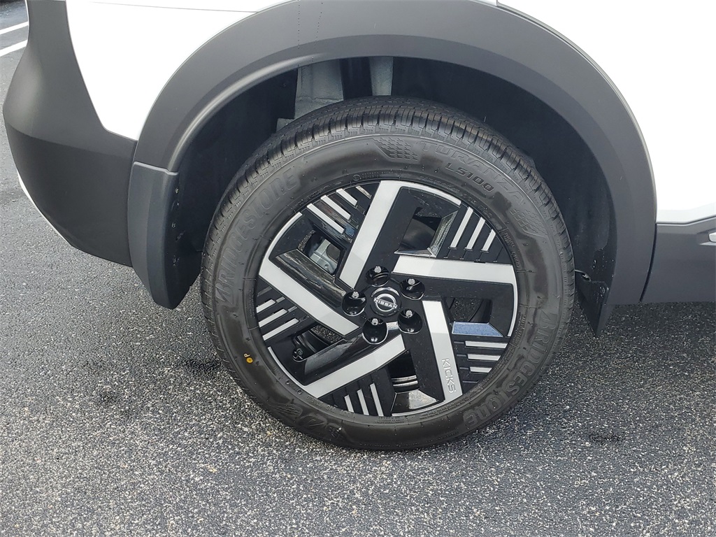 2026 Nissan Kicks SV photo 4