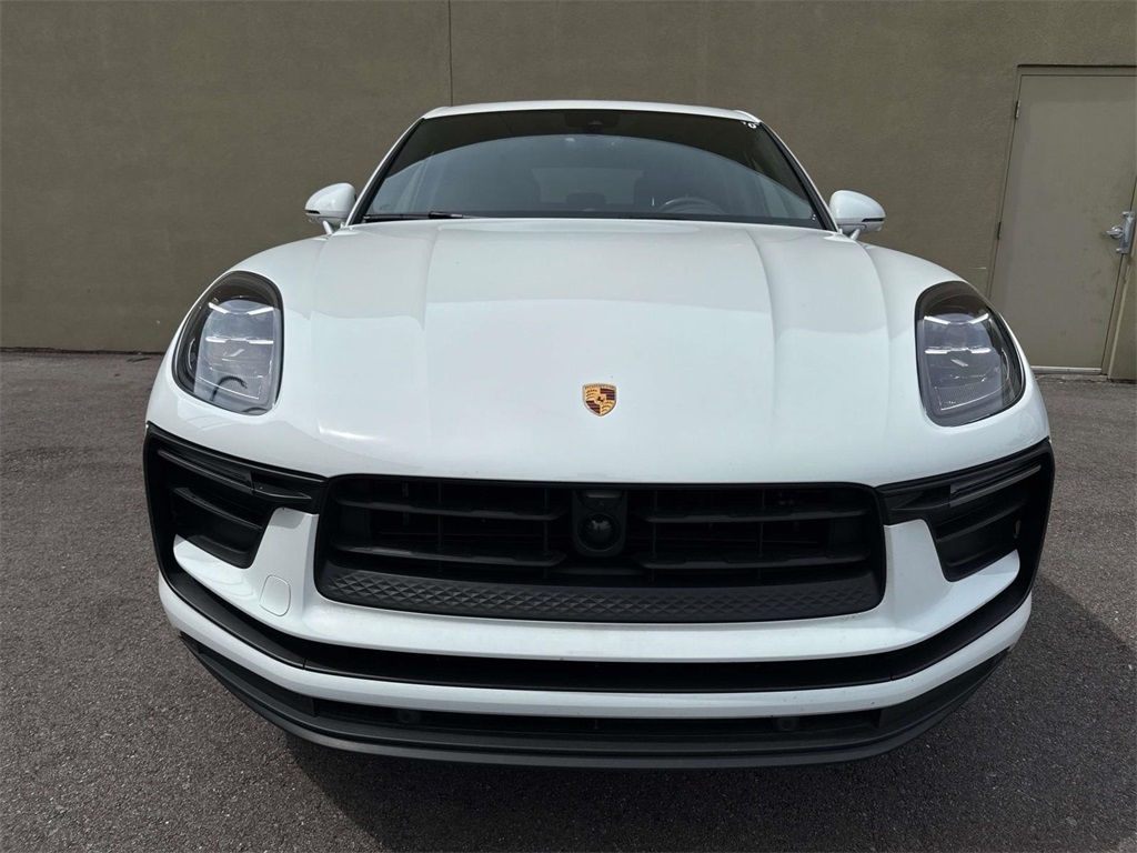 2024 Porsche Macan T photo 6