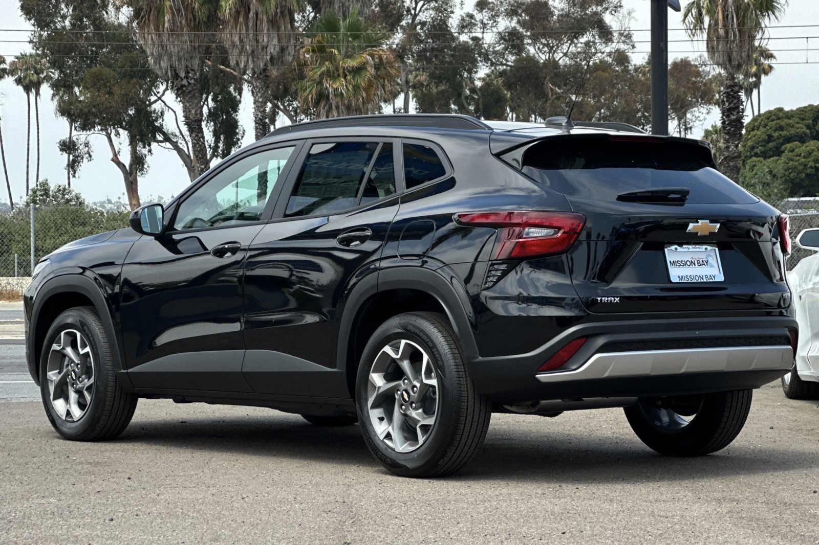 2025 Chevrolet Trax LT photo 2