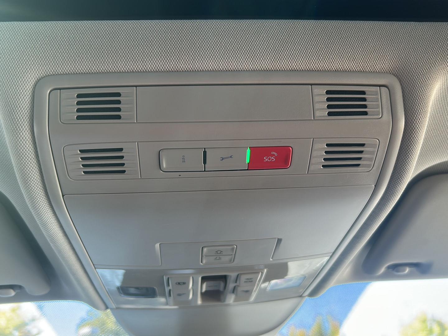 2023 Volkswagen Taos SE photo 17