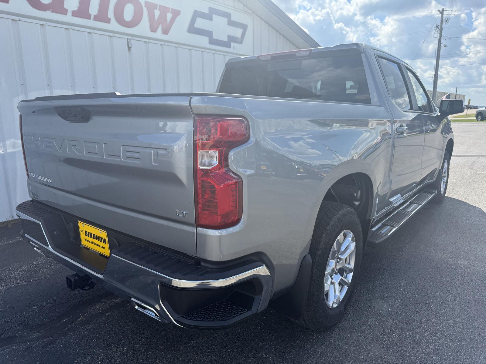 2026 Chevrolet Silverado 1500 LT photo 3