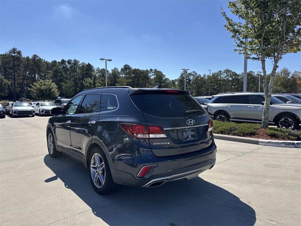 2017 Hyundai Santa Fe SE Ultimate photo 3
