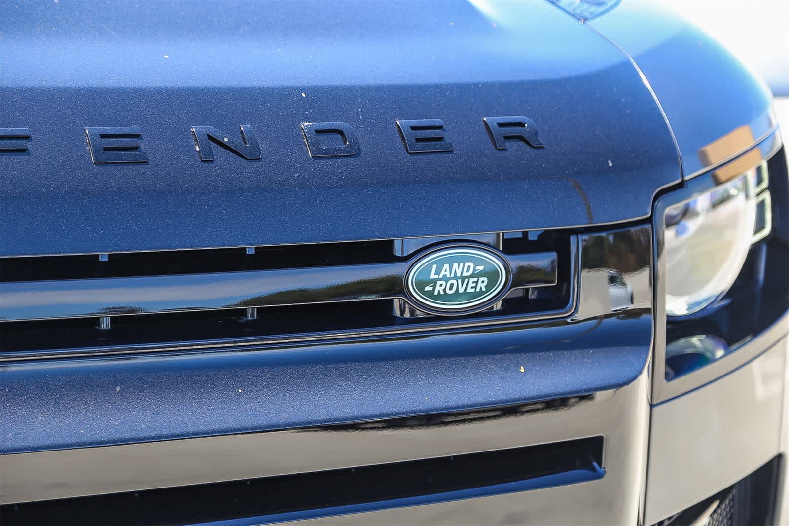 2025 Land Rover Defender 110 photo 5