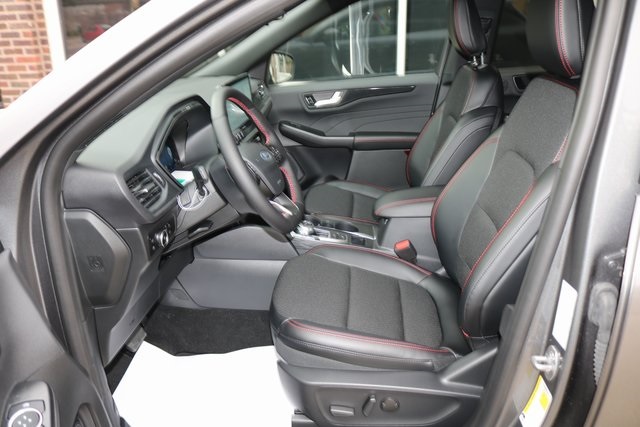 2025 Ford Escape Hybrid ST-Line Select photo 25
