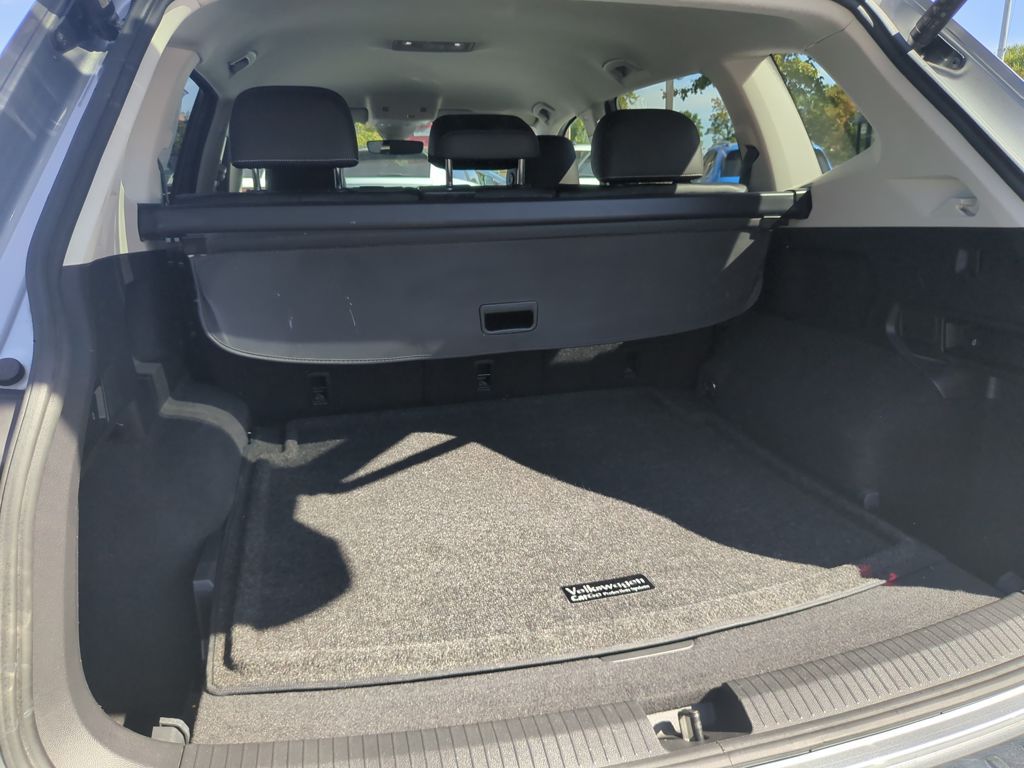 2022 Volkswagen Tiguan SE photo 18