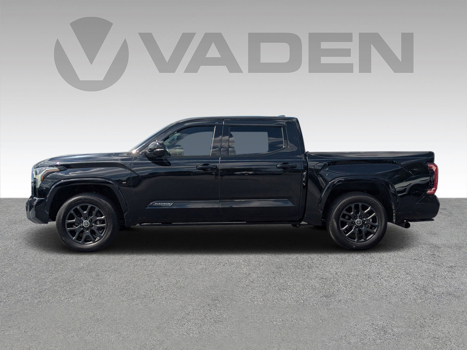 2022 Toyota Tundra Platinum photo 3
