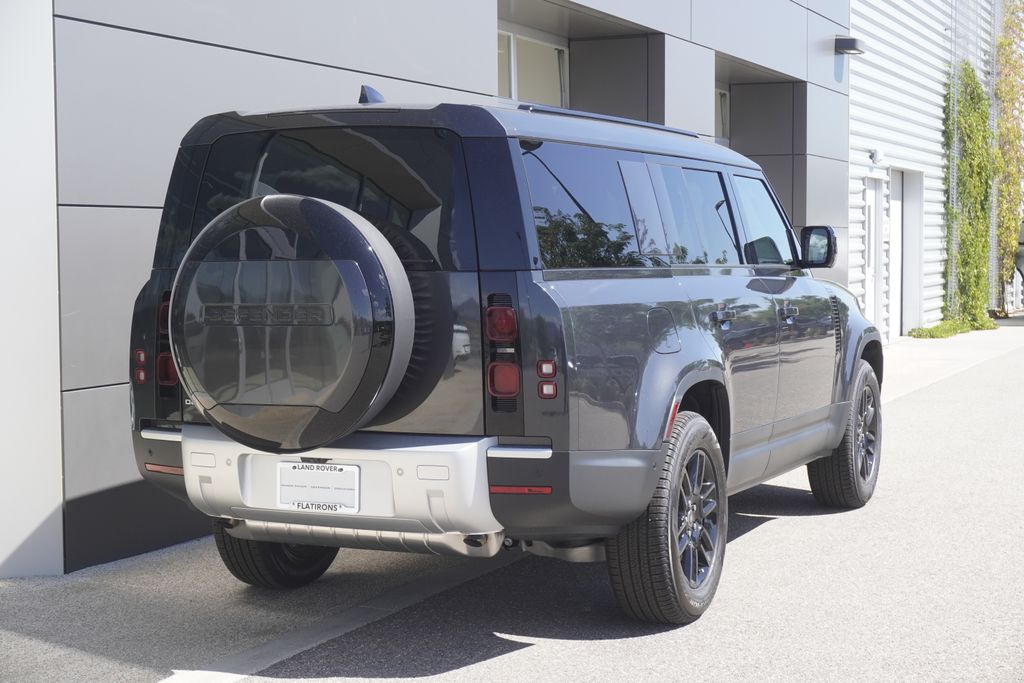 2025 Land Rover Defender 130 S photo 2