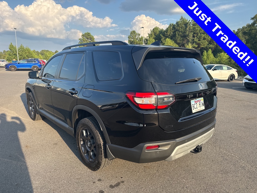 2025 Honda Pilot TrailSport photo 5