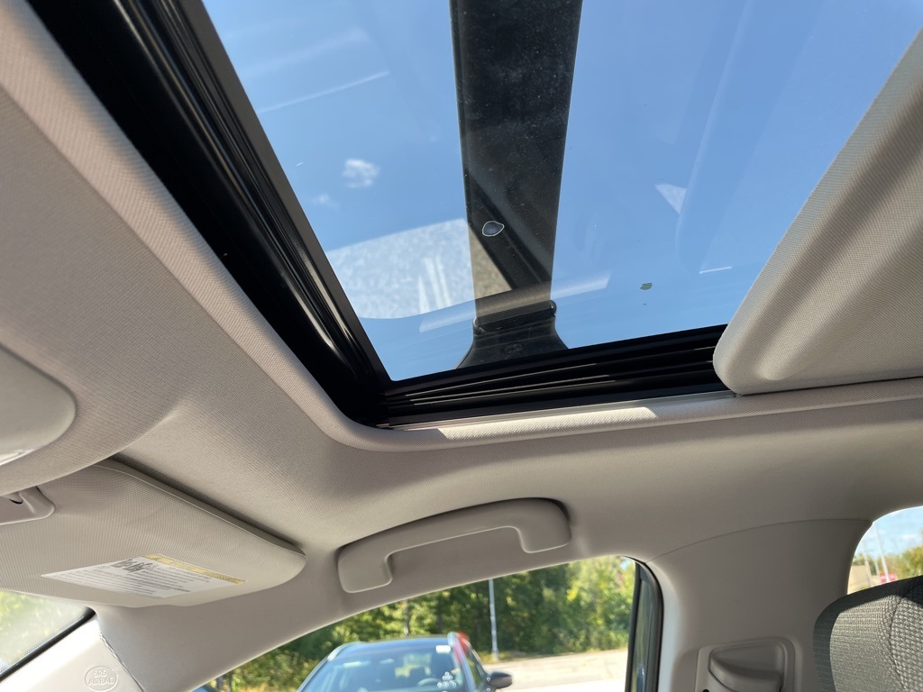 2021 Toyota RAV4 Hybrid XLE photo 12