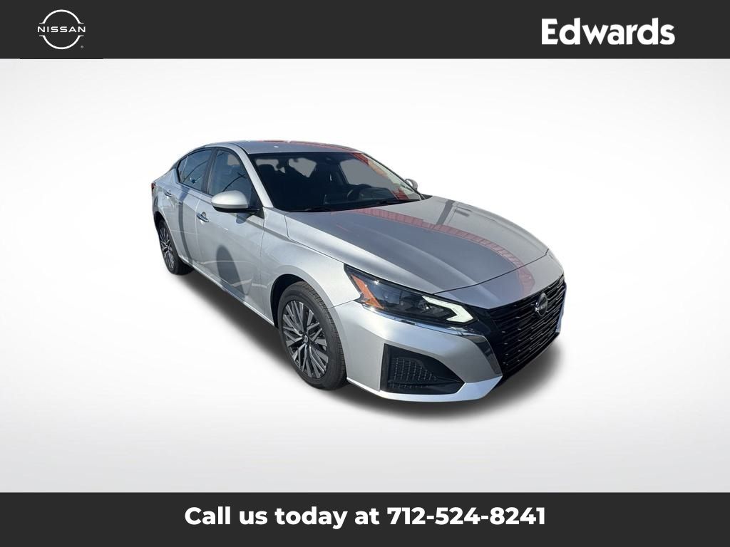 2023 Nissan Altima 2.5 SV photo 2