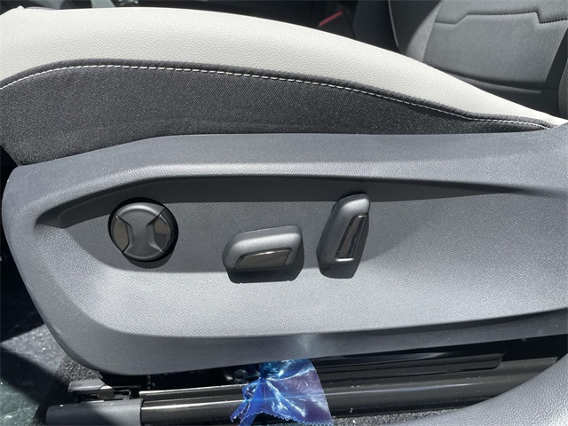2025 Volkswagen Taos SE photo 11