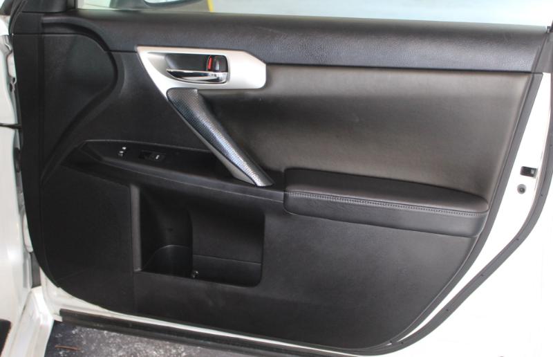 2013 Lexus CT 200h photo 25