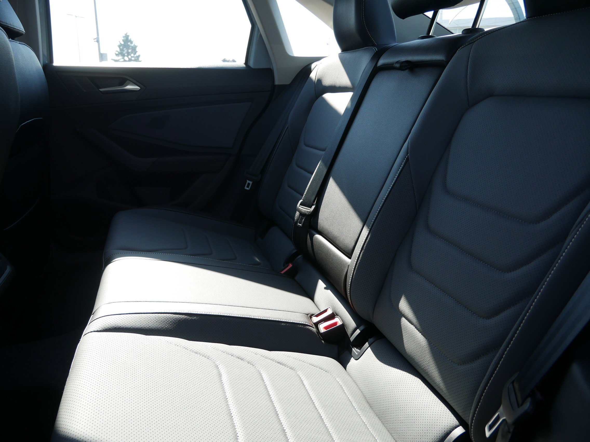 2025 Volkswagen Jetta SEL photo 5