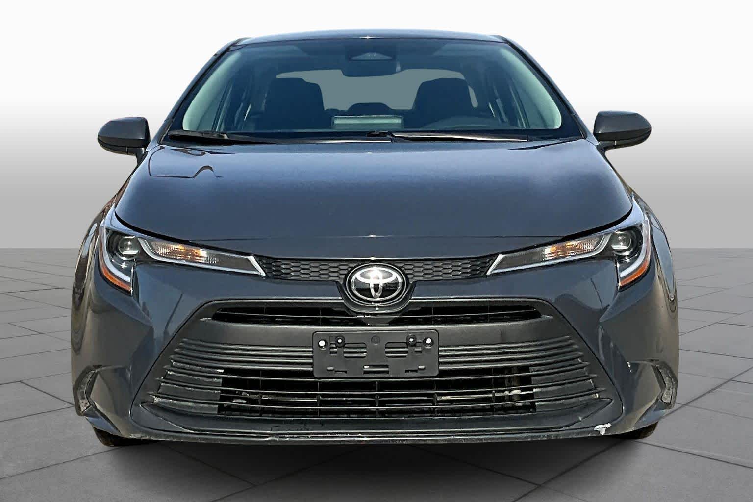 2023 Toyota Corolla LE photo 3