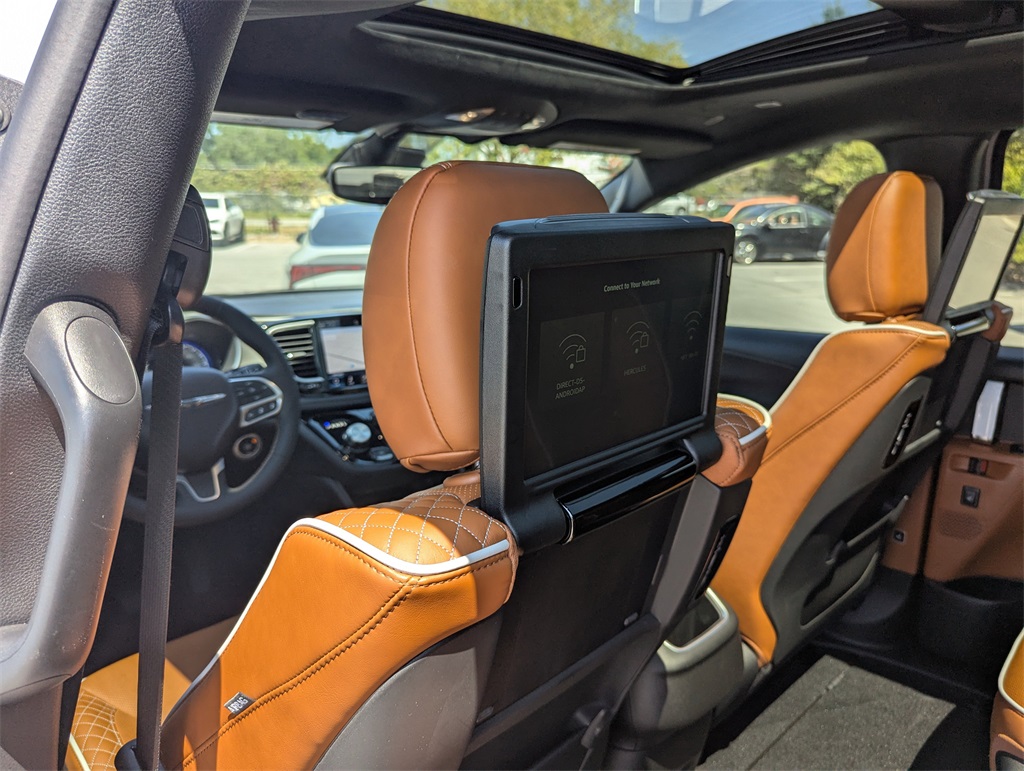 2026 Chrysler Pacifica Pinnacle photo 26