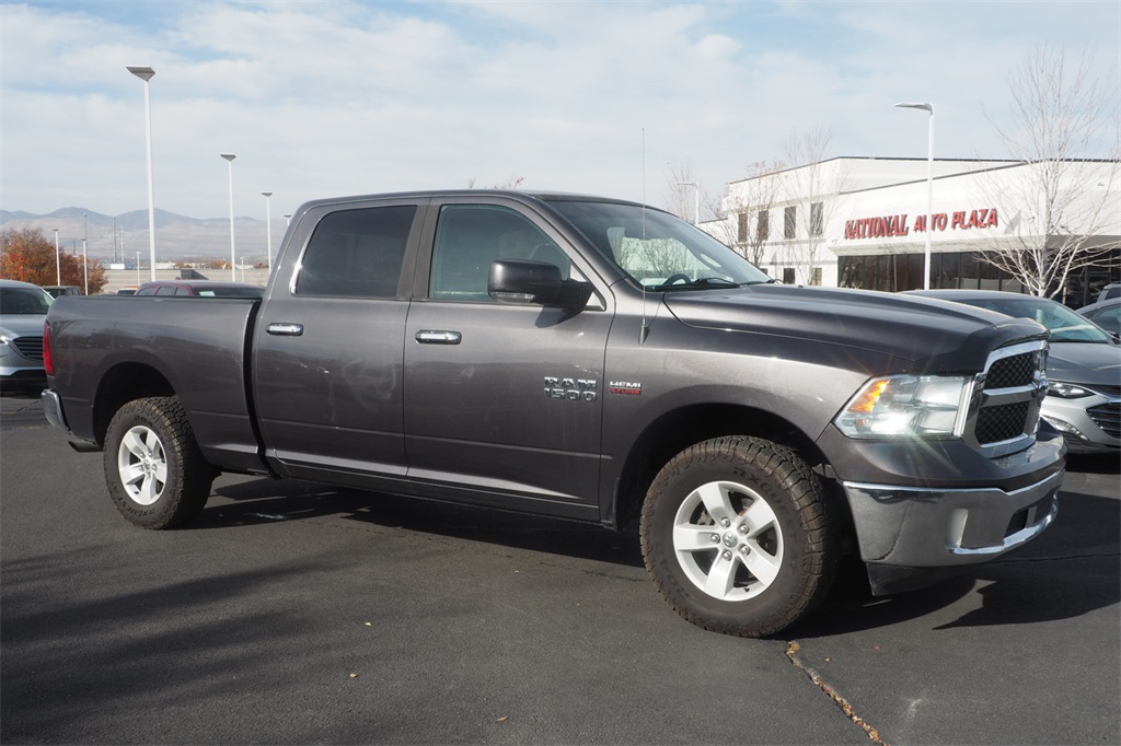 2016 Ram 1500 SLT photo 3
