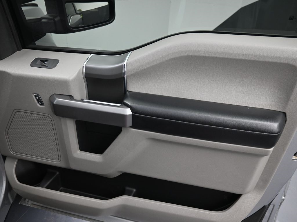 2020 Ford F-150 XLT photo 25