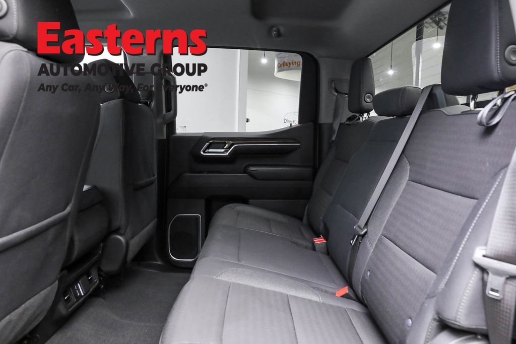 2024 Chevrolet Silverado 1500 LT photo 18